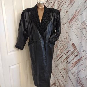 Vintage 90's women's leather trench coat jacket size small